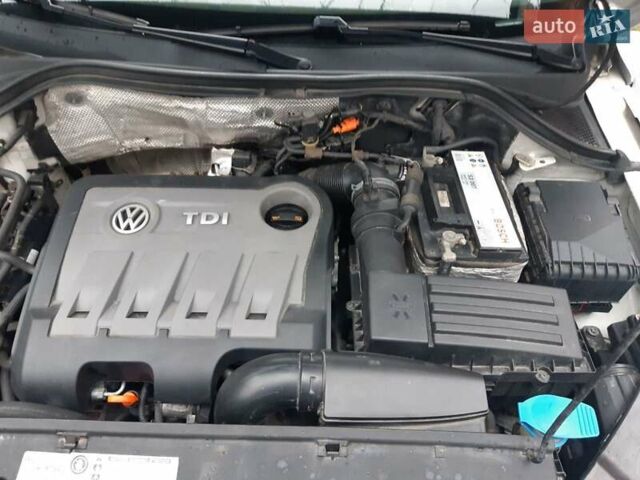 Белый Фольксваген Тигуан, объемом двигателя 1.97 л и пробегом 215 тыс. км за 13000 $, фото 19 на Automoto.ua