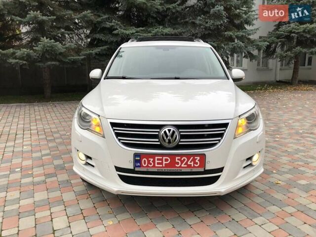 Білий Фольксваген Тігуан, об'ємом двигуна 2 л та пробігом 165 тис. км за 13600 $, фото 125 на Automoto.ua