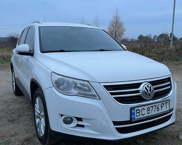 Белый Фольксваген Тигуан, объемом двигателя 1.97 л и пробегом 318 тыс. км за 13300 $, фото 1 на Automoto.ua