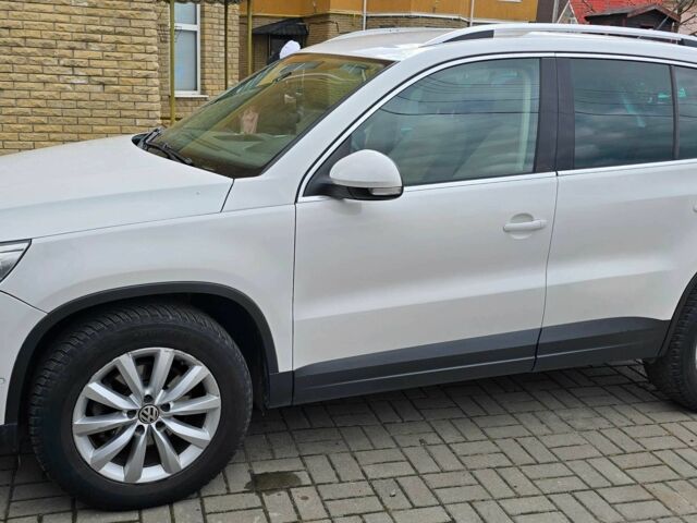 Белый Фольксваген Тигуан, объемом двигателя 2 л и пробегом 289 тыс. км за 9200 $, фото 7 на Automoto.ua