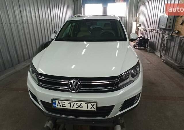 Белый Фольксваген Тигуан, объемом двигателя 1.98 л и пробегом 240 тыс. км за 13500 $, фото 3 на Automoto.ua