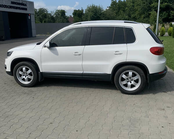 Білий Фольксваген Тігуан, об'ємом двигуна 2 л та пробігом 255 тис. км за 14700 $, фото 9 на Automoto.ua
