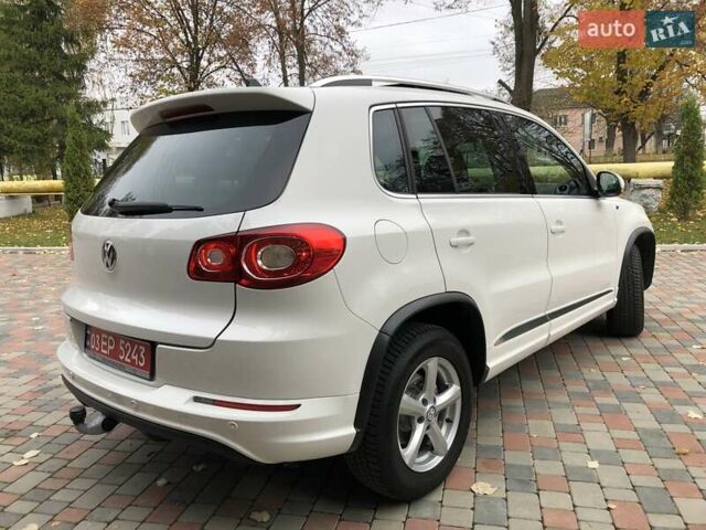 Білий Фольксваген Тігуан, об'ємом двигуна 2 л та пробігом 165 тис. км за 13600 $, фото 110 на Automoto.ua