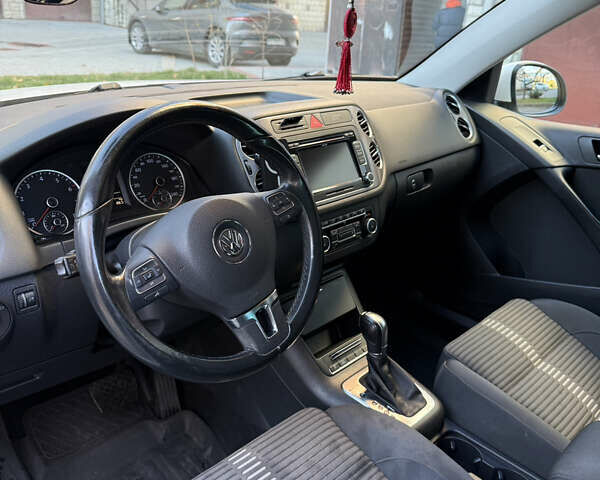 Білий Фольксваген Тігуан, об'ємом двигуна 1.98 л та пробігом 216 тис. км за 9500 $, фото 17 на Automoto.ua