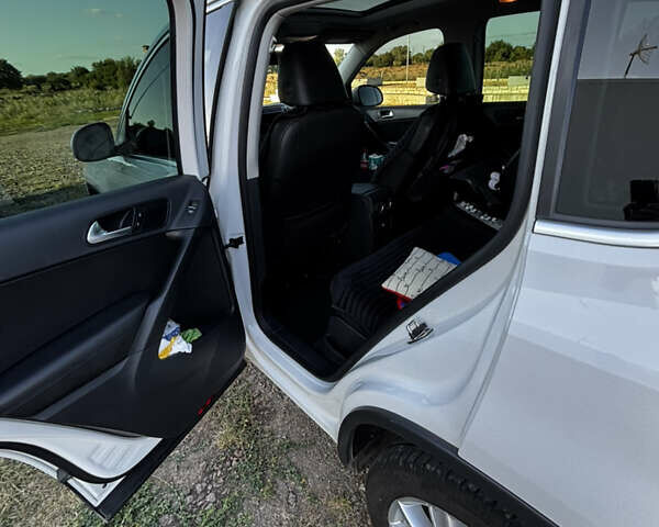 Белый Фольксваген Тигуан, объемом двигателя 1.98 л и пробегом 229 тыс. км за 13500 $, фото 10 на Automoto.ua