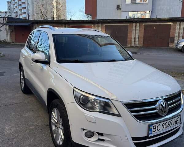 Білий Фольксваген Тігуан, об'ємом двигуна 1.98 л та пробігом 216 тис. км за 9500 $, фото 7 на Automoto.ua