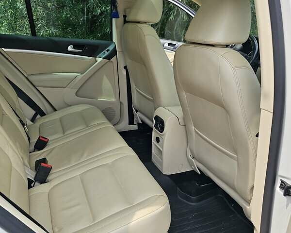 Білий Фольксваген Тігуан, об'ємом двигуна 1.98 л та пробігом 162 тис. км за 11800 $, фото 22 на Automoto.ua