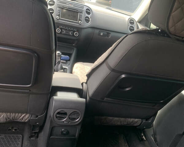 Білий Фольксваген Тігуан, об'ємом двигуна 2 л та пробігом 255 тис. км за 14700 $, фото 13 на Automoto.ua