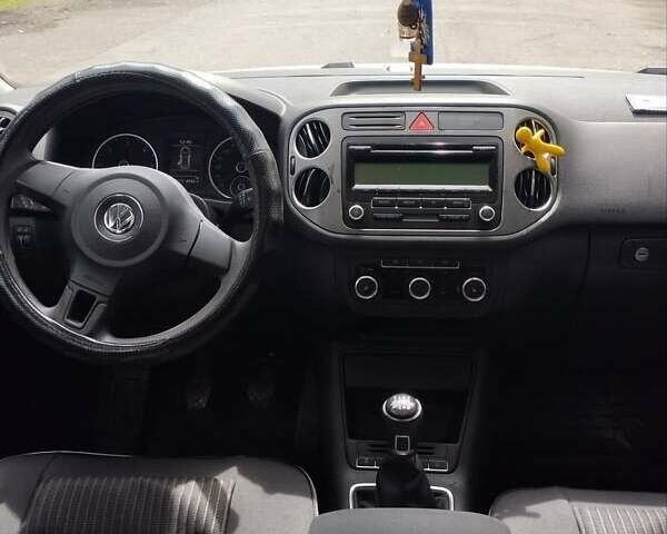 Белый Фольксваген Тигуан, объемом двигателя 2 л и пробегом 217 тыс. км за 12450 $, фото 25 на Automoto.ua