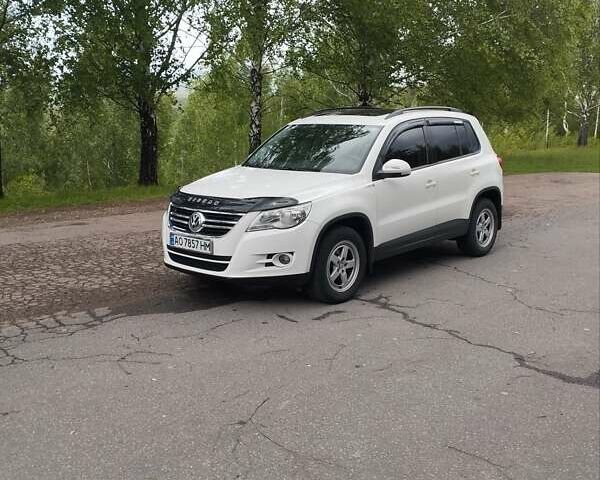Белый Фольксваген Тигуан, объемом двигателя 2 л и пробегом 217 тыс. км за 12450 $, фото 36 на Automoto.ua