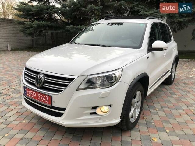 Білий Фольксваген Тігуан, об'ємом двигуна 2 л та пробігом 165 тис. км за 13600 $, фото 124 на Automoto.ua