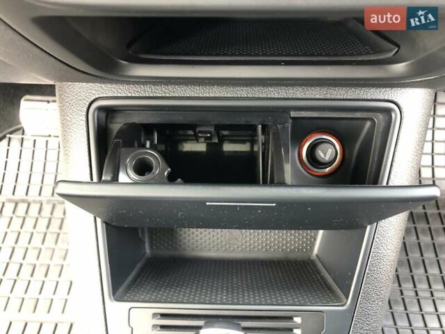 Білий Фольксваген Тігуан, об'ємом двигуна 2 л та пробігом 165 тис. км за 13600 $, фото 52 на Automoto.ua