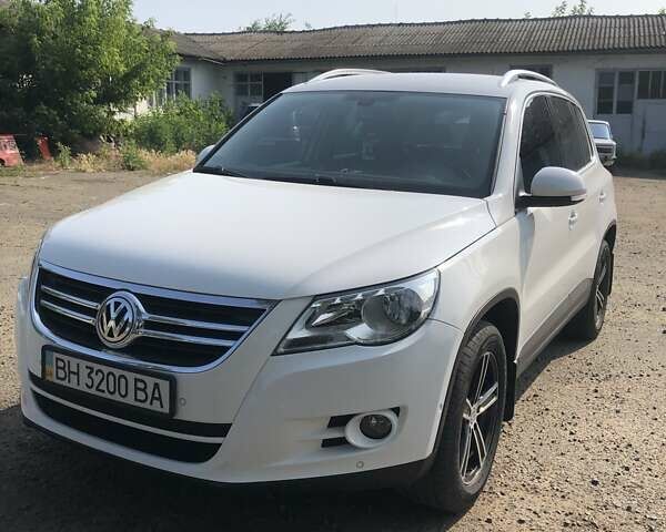 Білий Фольксваген Тігуан, об'ємом двигуна 1.97 л та пробігом 126 тис. км за 13000 $, фото 5 на Automoto.ua