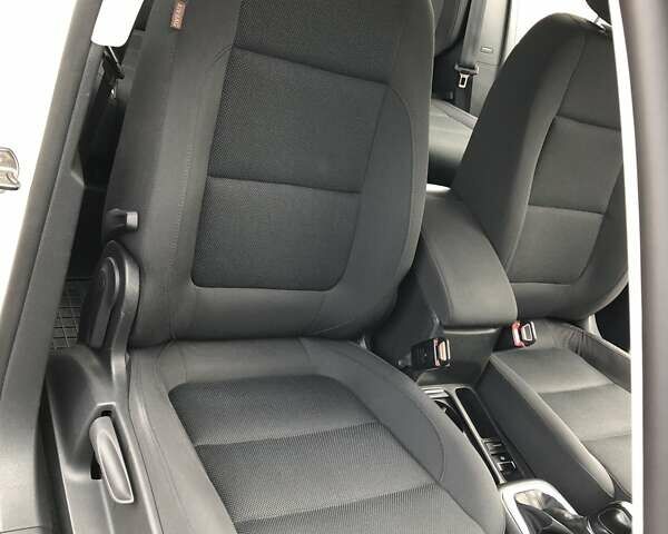 Білий Фольксваген Тігуан, об'ємом двигуна 2 л та пробігом 165 тис. км за 13600 $, фото 54 на Automoto.ua