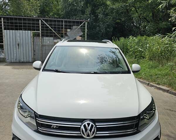 Білий Фольксваген Тігуан, об'ємом двигуна 1.98 л та пробігом 162 тис. км за 11800 $, фото 4 на Automoto.ua