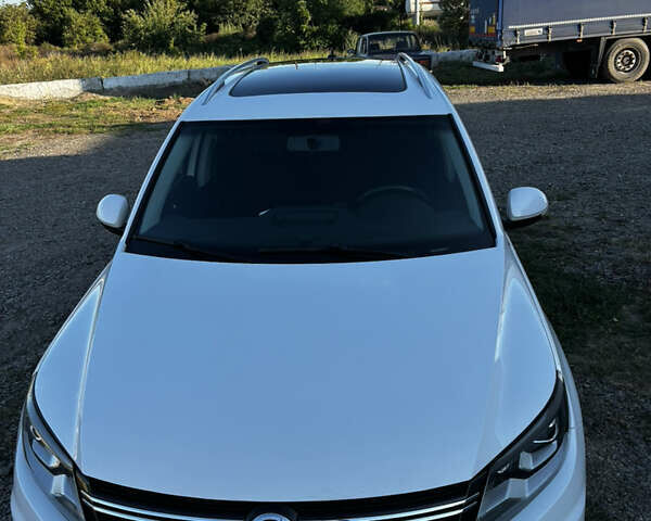 Белый Фольксваген Тигуан, объемом двигателя 1.98 л и пробегом 229 тыс. км за 13500 $, фото 43 на Automoto.ua