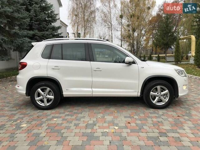 Білий Фольксваген Тігуан, об'ємом двигуна 2 л та пробігом 165 тис. км за 13600 $, фото 105 на Automoto.ua
