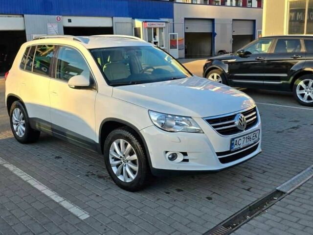 Белый Фольксваген Тигуан, объемом двигателя 2 л и пробегом 289 тыс. км за 9200 $, фото 11 на Automoto.ua