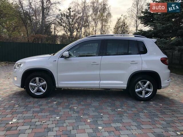 Білий Фольксваген Тігуан, об'ємом двигуна 2 л та пробігом 165 тис. км за 13600 $, фото 4 на Automoto.ua