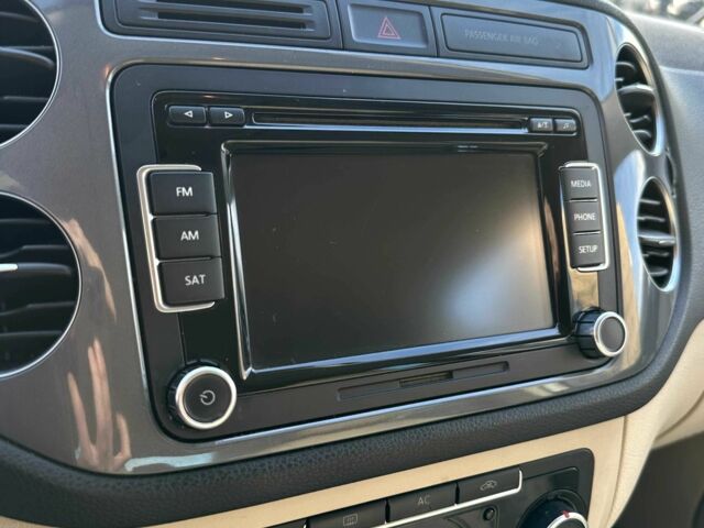 Белый Фольксваген Тигуан, объемом двигателя 2 л и пробегом 277 тыс. км за 11450 $, фото 8 на Automoto.ua