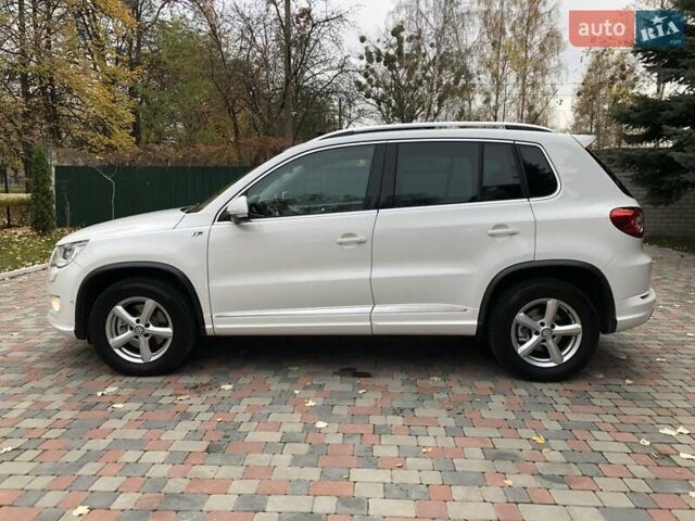 Білий Фольксваген Тігуан, об'ємом двигуна 2 л та пробігом 165 тис. км за 13600 $, фото 101 на Automoto.ua