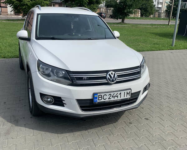 Білий Фольксваген Тігуан, об'ємом двигуна 2 л та пробігом 255 тис. км за 14700 $, фото 3 на Automoto.ua