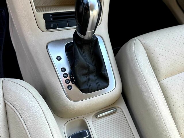 Белый Фольксваген Тигуан, объемом двигателя 2 л и пробегом 277 тыс. км за 11450 $, фото 10 на Automoto.ua