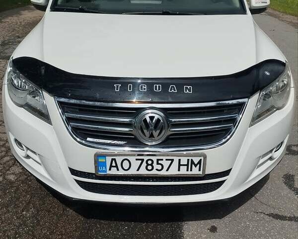 Белый Фольксваген Тигуан, объемом двигателя 2 л и пробегом 217 тыс. км за 12450 $, фото 14 на Automoto.ua