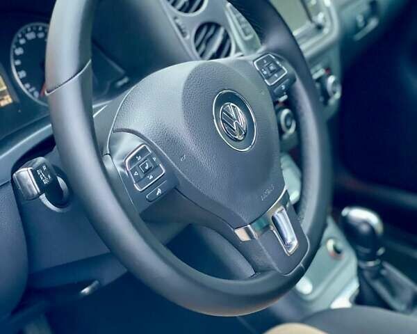 Белый Фольксваген Тигуан, объемом двигателя 2 л и пробегом 236 тыс. км за 12800 $, фото 11 на Automoto.ua