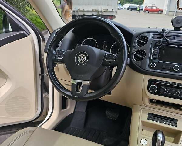 Білий Фольксваген Тігуан, об'ємом двигуна 1.98 л та пробігом 162 тис. км за 11800 $, фото 30 на Automoto.ua