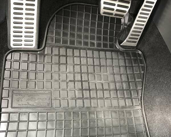 Білий Фольксваген Тігуан, об'ємом двигуна 2 л та пробігом 165 тис. км за 13600 $, фото 64 на Automoto.ua