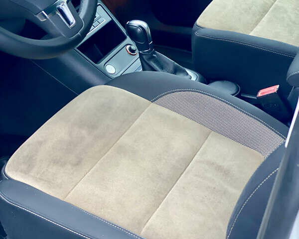 Белый Фольксваген Тигуан, объемом двигателя 2 л и пробегом 236 тыс. км за 13500 $, фото 25 на Automoto.ua