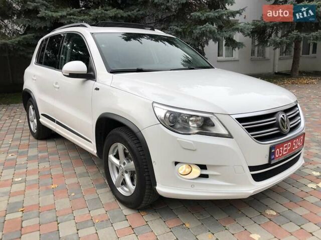 Білий Фольксваген Тігуан, об'ємом двигуна 2 л та пробігом 165 тис. км за 13600 $, фото 121 на Automoto.ua