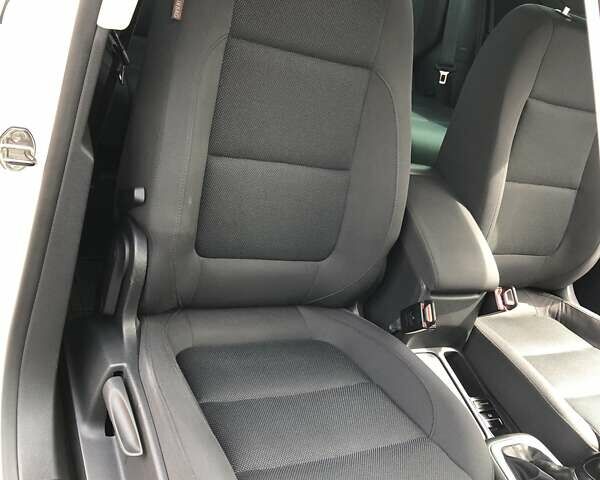 Білий Фольксваген Тігуан, об'ємом двигуна 2 л та пробігом 165 тис. км за 13600 $, фото 34 на Automoto.ua