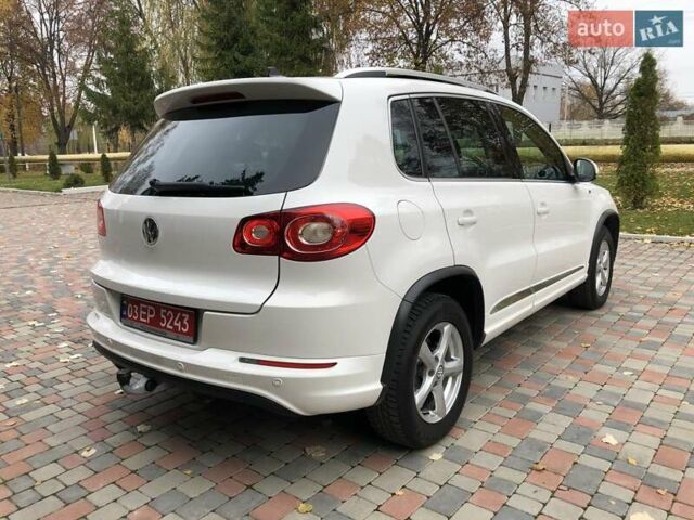 Білий Фольксваген Тігуан, об'ємом двигуна 2 л та пробігом 165 тис. км за 13600 $, фото 104 на Automoto.ua