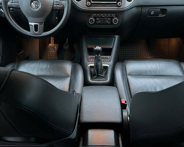 Фольксваген Тигуан 2011 в Вараш (Кузнецовск) на Automoto.ua Белый Фольксваген Тигуан, объемом двигателя 1.97 л и пробегом 221 тыс. км за 13000 $, фото 8 на Automoto.ua