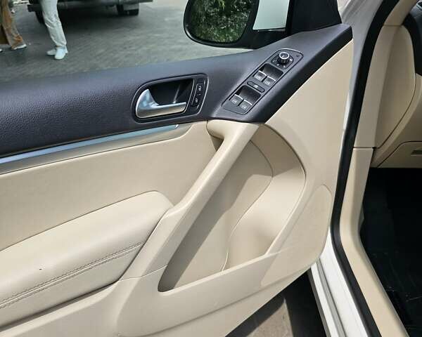 Білий Фольксваген Тігуан, об'ємом двигуна 1.98 л та пробігом 162 тис. км за 11800 $, фото 16 на Automoto.ua