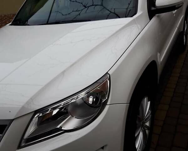 Белый Фольксваген Тигуан, объемом двигателя 1.97 л и пробегом 215 тыс. км за 13000 $, фото 30 на Automoto.ua