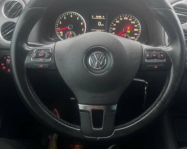 Білий Фольксваген Тігуан, об'ємом двигуна 2 л та пробігом 252 тис. км за 9990 $, фото 21 на Automoto.ua