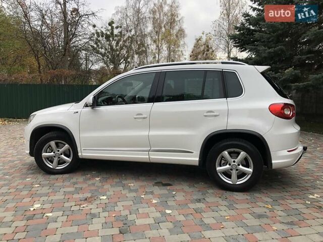 Білий Фольксваген Тігуан, об'ємом двигуна 2 л та пробігом 165 тис. км за 13600 $, фото 108 на Automoto.ua