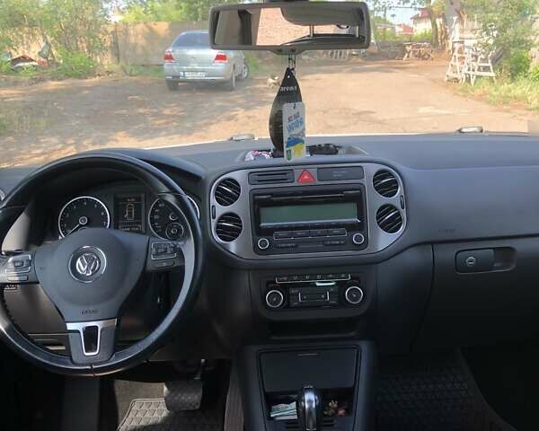 Білий Фольксваген Тігуан, об'ємом двигуна 1.97 л та пробігом 126 тис. км за 13000 $, фото 9 на Automoto.ua