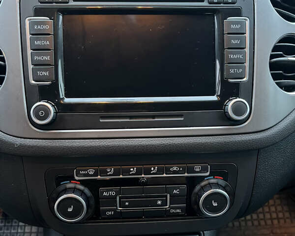 Фольксваген Тигуан 2011 в Вараш (Кузнецовск) на Automoto.ua Белый Фольксваген Тигуан, объемом двигателя 1.97 л и пробегом 221 тыс. км за 13000 $, фото 10 на Automoto.ua