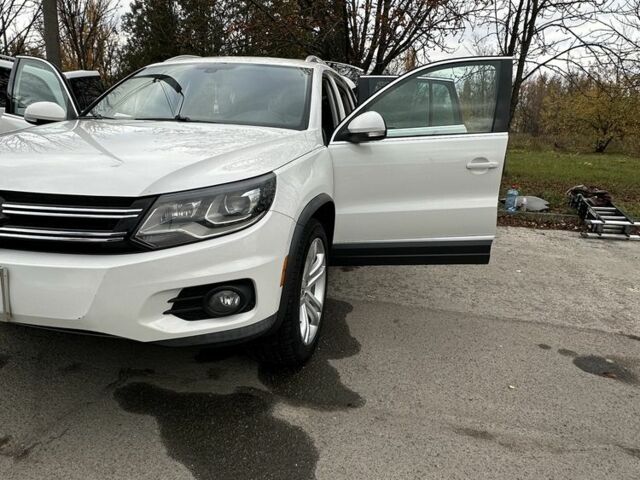 Белый Фольксваген Тигуан, объемом двигателя 2 л и пробегом 215 тыс. км за 12500 $, фото 10 на Automoto.ua