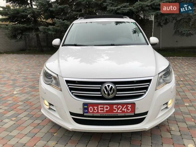 Білий Фольксваген Тігуан, об'ємом двигуна 2 л та пробігом 165 тис. км за 13600 $, фото 115 на Automoto.ua