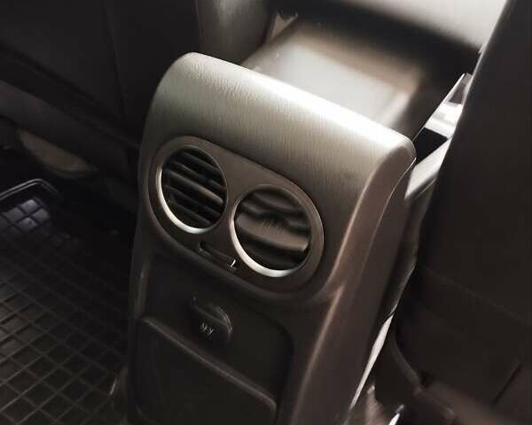 Белый Фольксваген Тигуан, объемом двигателя 2 л и пробегом 217 тыс. км за 12450 $, фото 46 на Automoto.ua