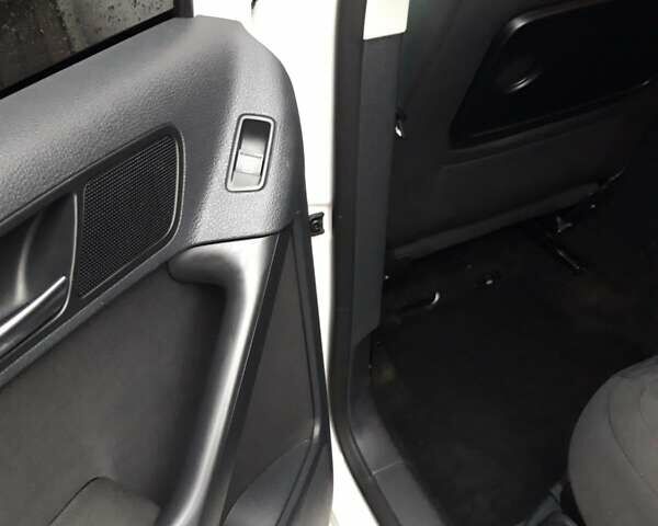 Белый Фольксваген Тигуан, объемом двигателя 1.97 л и пробегом 215 тыс. км за 13000 $, фото 26 на Automoto.ua