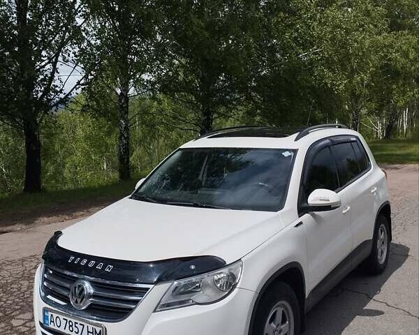 Белый Фольксваген Тигуан, объемом двигателя 2 л и пробегом 217 тыс. км за 12450 $, фото 9 на Automoto.ua