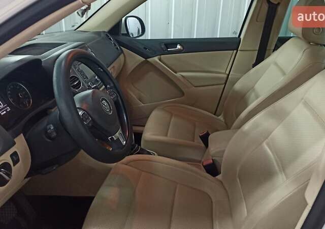 Белый Фольксваген Тигуан, объемом двигателя 1.98 л и пробегом 240 тыс. км за 13500 $, фото 6 на Automoto.ua