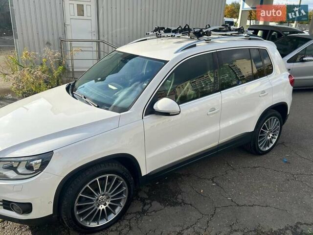 Белый Фольксваген Тигуан, объемом двигателя 1.98 л и пробегом 155 тыс. км за 13500 $, фото 2 на Automoto.ua
