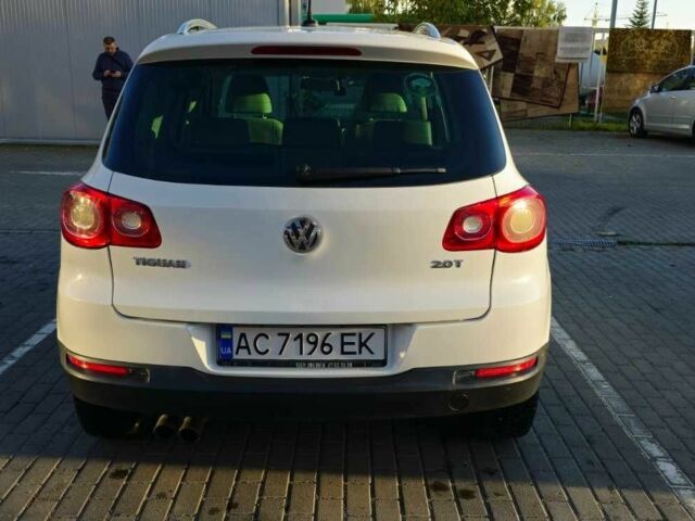 Белый Фольксваген Тигуан, объемом двигателя 2 л и пробегом 289 тыс. км за 9200 $, фото 13 на Automoto.ua